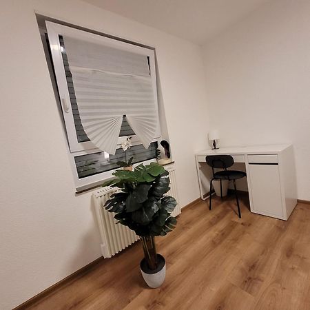 Living Flat, Eine Wohnung Mit Zwei Schlafzimmern Und Balkon Шорндорф Экстерьер фото