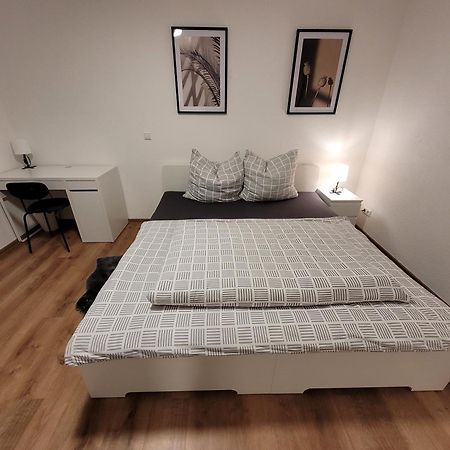 Living Flat, Eine Wohnung Mit Zwei Schlafzimmern Und Balkon Шорндорф Экстерьер фото