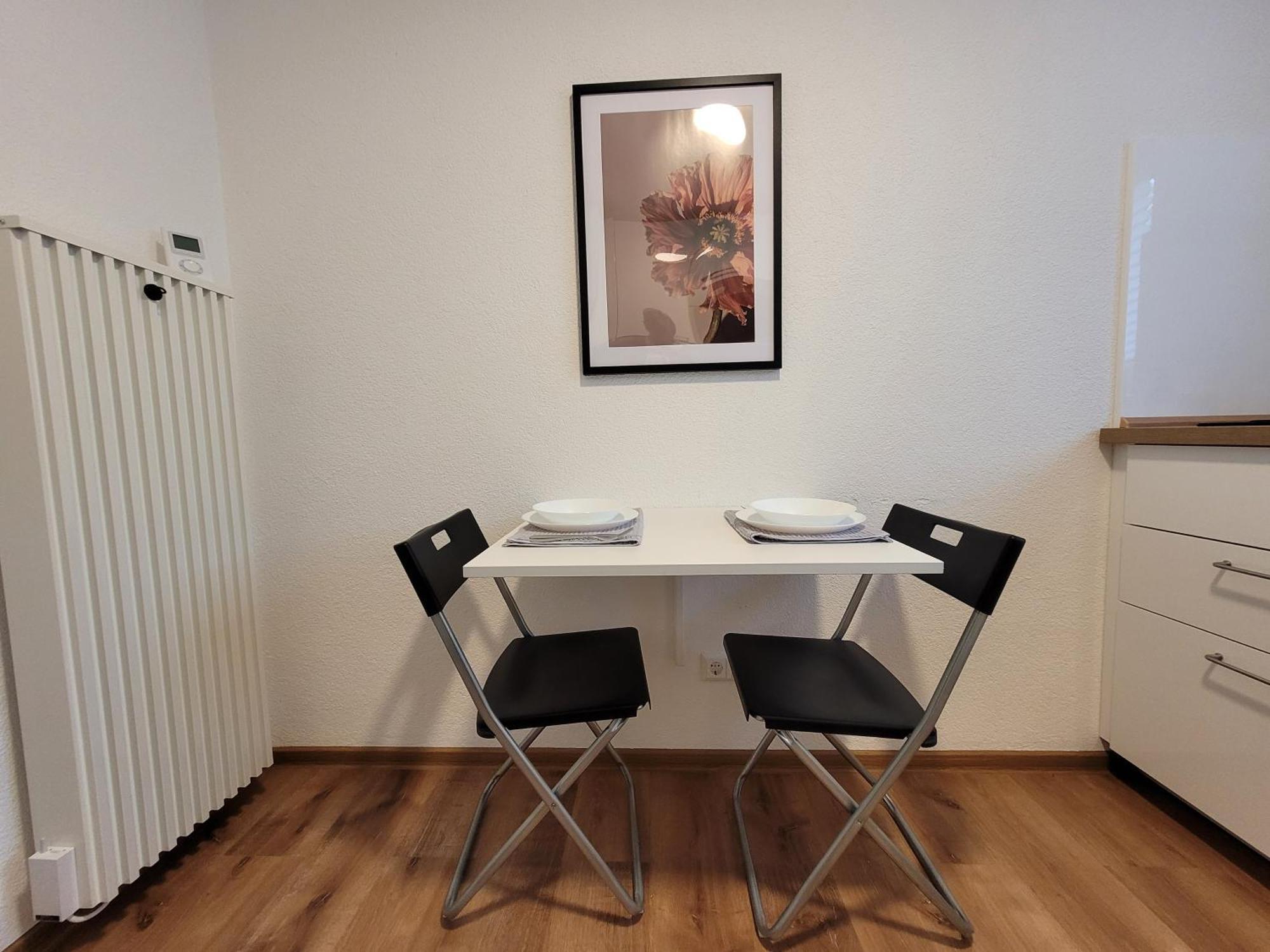 Living Flat, Eine Wohnung Mit Zwei Schlafzimmern Und Balkon Шорндорф Экстерьер фото