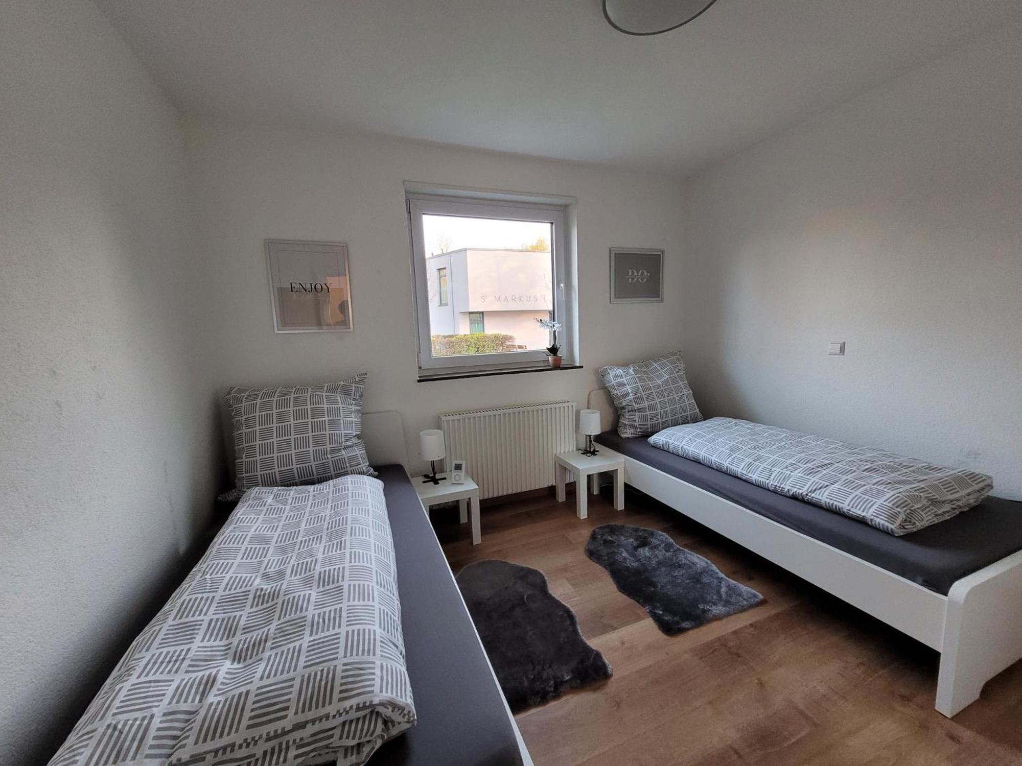 Living Flat, Eine Wohnung Mit Zwei Schlafzimmern Und Balkon Шорндорф Экстерьер фото