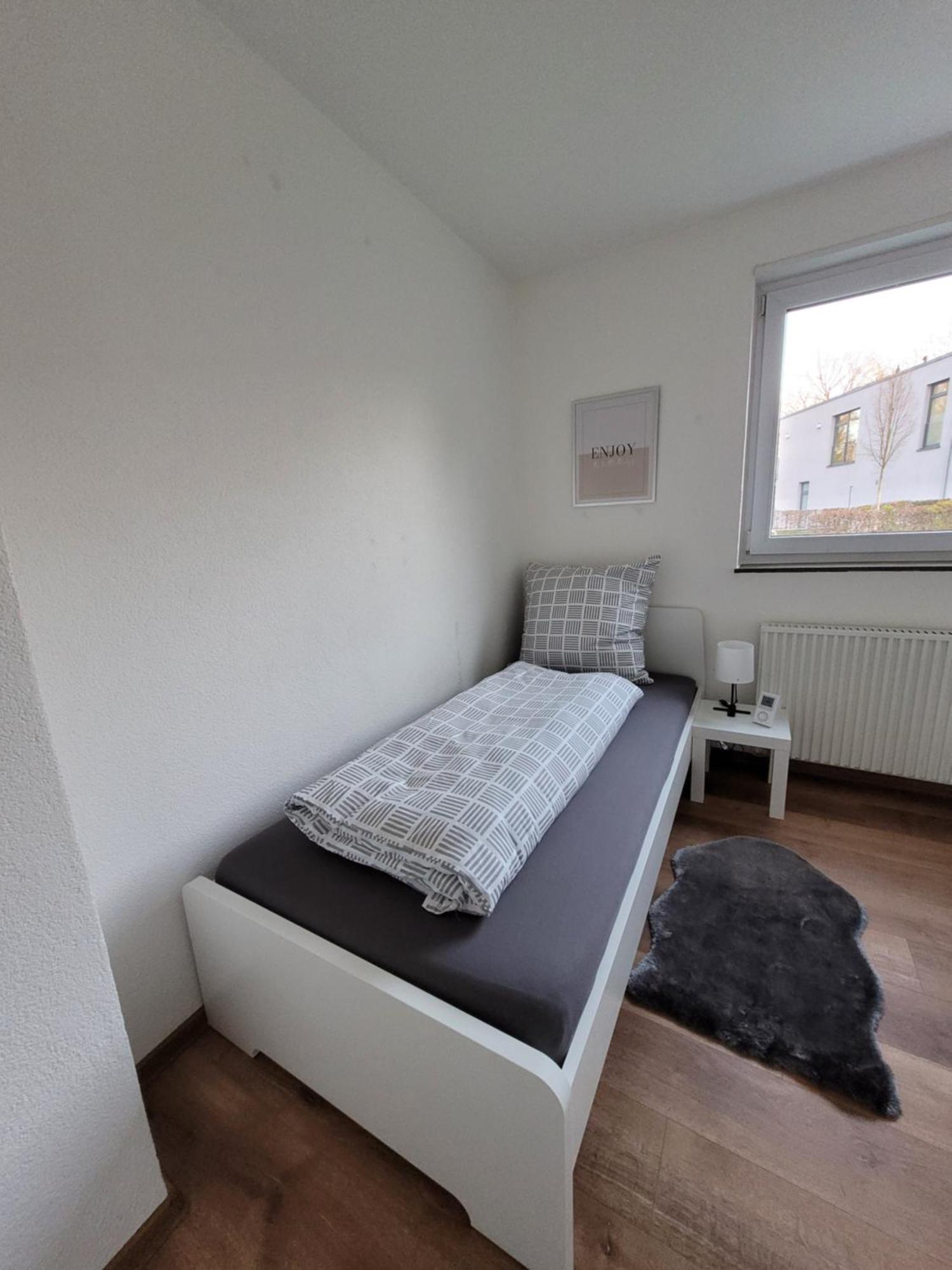 Living Flat, Eine Wohnung Mit Zwei Schlafzimmern Und Balkon Шорндорф Экстерьер фото